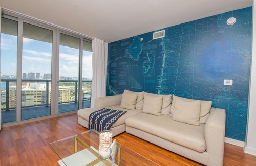 Hallandale Beach House | 2009A Stylish 1BR 1BTH w Water Views, Modern Kitchen, Balcony, Pool - 20th floor