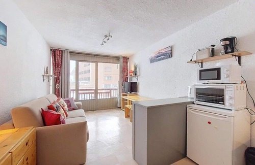 La Rosiere Apartment | 200m from ski slopes, 2nd floor, view valley, tv, ski locker, 25m², La Rosière