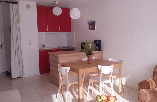 Boulouris-sur-Mer Apartment | 200m from boulouris beach, 2 rooms crossing, balcony and south living room