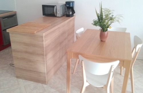 Boulouris-sur-Mer Apartment | 200m from boulouris beach, 2 rooms crossing, balcony and south living room