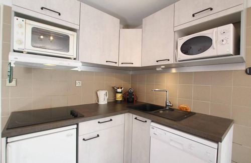Briancon Apartment | 200m from resort center, 3rd floor, view mountain, balcony, parking, tv, 38m², Serre Chevalier