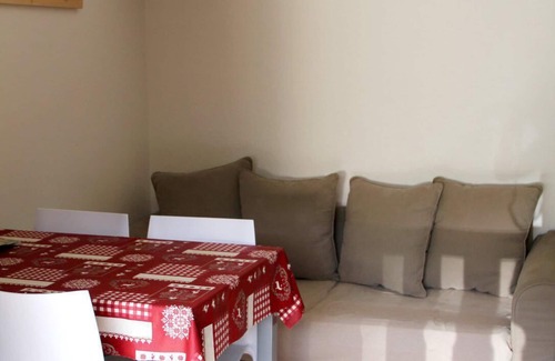 Valloire Apartment | 200m from ski slopes, 2nd floor, balcony, parking, tv, ski locker, 23m², Valloire