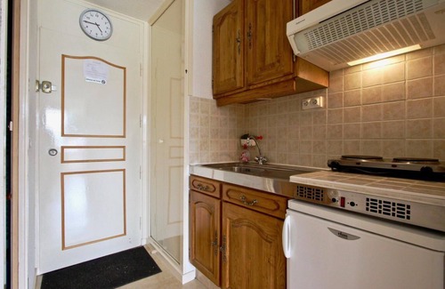 Chamrousse Apartment | 200m from ski slopes, Ground floor, balcony, tv, ski locker, 19m², Chamrousse