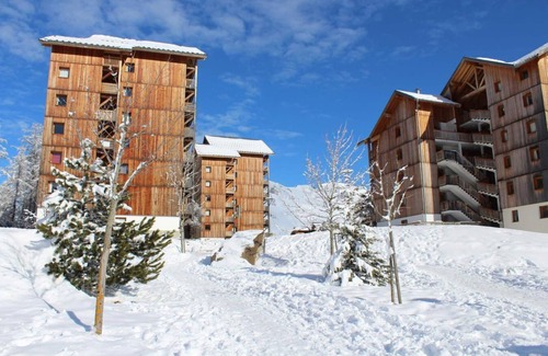 Saint-Etienne-en-Devoluy Apartment | 200m from ski slopes, 5th floor, balcony, tv, ski locker, 48m², Superdévoluy