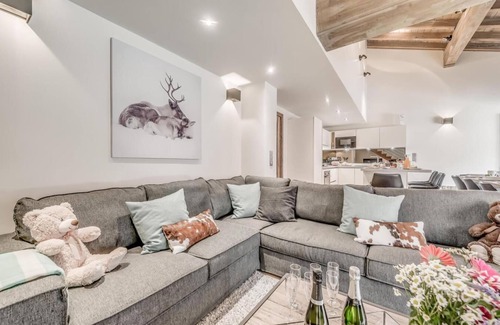 Les Brevieres Apartment | 200m from ski slopes, view ski slopes, terrace, tv, ski locker, 124m², Tignes
