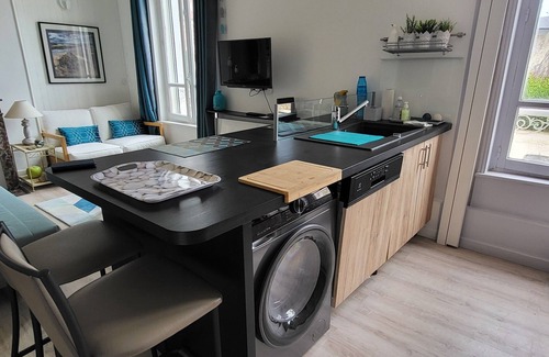 Villers-sur-Mer Apartment | 200m from the beach, shops and market 100m away, cosy apartment in the town center