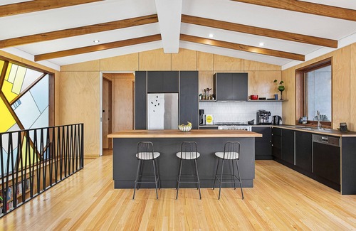 Coledale House | 200m to Coledale Beach with wheelchair access and pet friendly