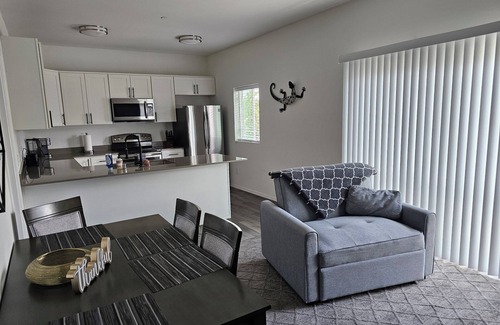 Monroe Apartment | #201 New Cozy Monroe Condo near Evergreen State Fair!