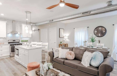Indianapolis House | 2019 Build! Trendy 4 BR w/Pool Table!