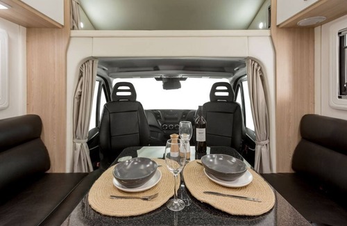 South Geelong House | 2020 IVECO WINNEBAGO ILUKA LUXURY 4 BERTH MOTORHOME (7.9m), LUXURY IVECO 4 BERTH MOTORHOME