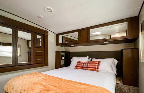 Gold Hill House | 2021 RV with everything you need for a cozy stay! River Access at the RV park.