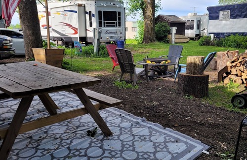 Larsen RV Rental | 2022 Glamper on Lake Poygan with boat slip available!
