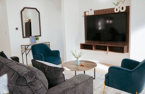 Queens House | 2023 Luxurious 6 bed / 4 bath NYC near JFK!