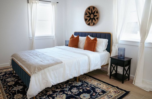 Queens House | 2023 Luxurious 6 bed / 4 bath NYC near JFK!
