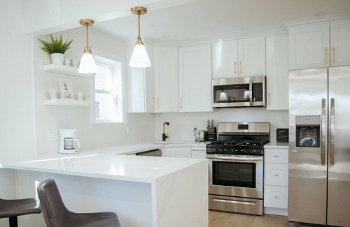 Queens House | 2023 Luxurious 6 bed / 4 bath NYC near JFK!