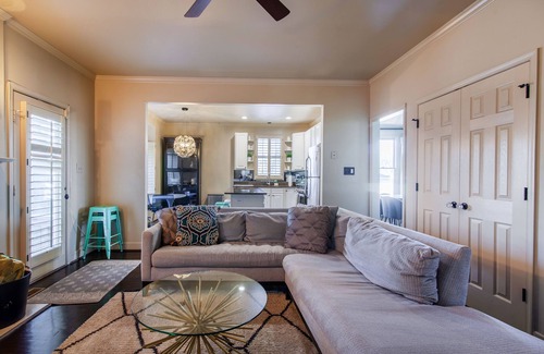 Ashton Heights House | 2023 Renovation. Boho Zen + Chic North Arlington. Great Location. Safe. Quiet