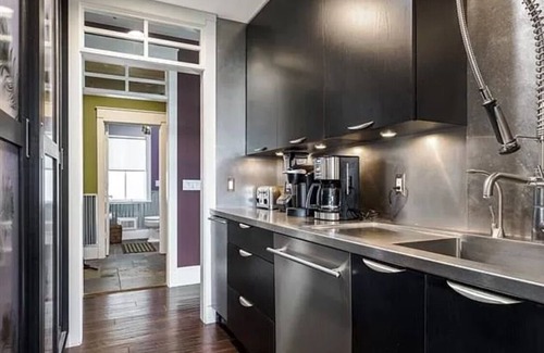 Suttons Bay House | 2023 Vineyard House