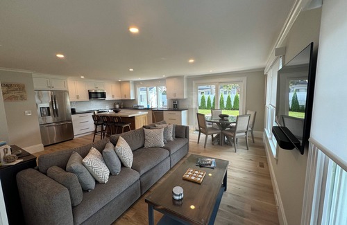 East Falmouth House | 2024 New reconstruction in Seacoast Shores Community - walk to private beach