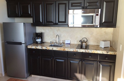 Paraiso Escondido Apartment | 2025 & 2026 dates, Top Floor 330° Ocean View, Huge Private Deck w/Hot Tub