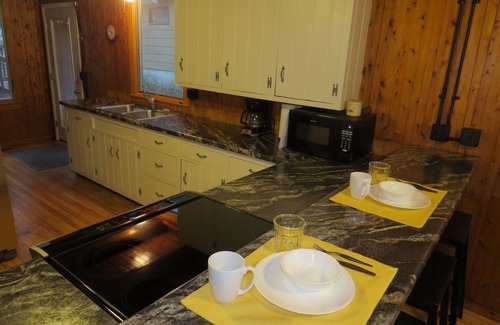 Crivitz House | 2025 DRAFT 70 MILES TO LAMBEAU FIELD CRIVITZ FOOTBALL PACKERS CABIN ON LAKE