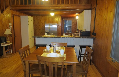 Crivitz House | 2025 DRAFT 70 MILES TO LAMBEAU FIELD CRIVITZ FOOTBALL PACKERS CABIN ON LAKE