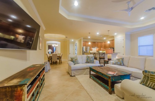 Naples House | 2025 Season Available ! TREVISO BAY - RESORT. LUXURY POOL & Spa GOLF HOME