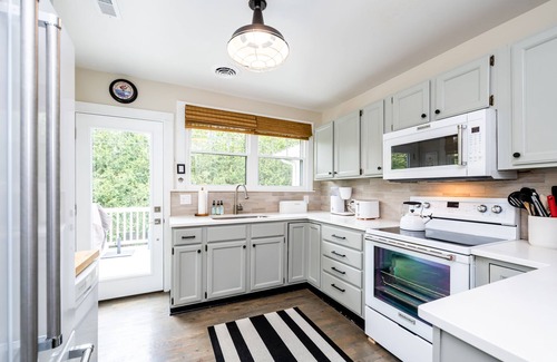 Lakeside Cottage | (2026 OPEN!) LAKESIDE HOME WITH PRIVATE POOL and ASSOCIATION BEACH ACCESS!