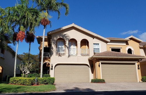 Estero Condo | 2026 Seasonal Rental - 90 Days - Estero, FL - 6,000 Monthly 3-bedroom condo