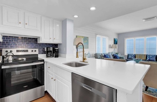 Isle of Palms Apartment | 204 B Port O Call by Avantstay Beachfront Condo!