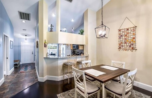 Central Naples Condo | 204E Pinewoods Condo