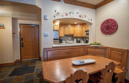Zermatt Villa | 2066/68 4-Star Zermatt 2B2B Villa Near Park City