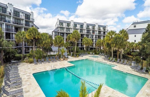 Isle of Palms Apartment | 208 B Shipwatch by AvantStay | Ocean Views | Close to Beach | Community Pool!