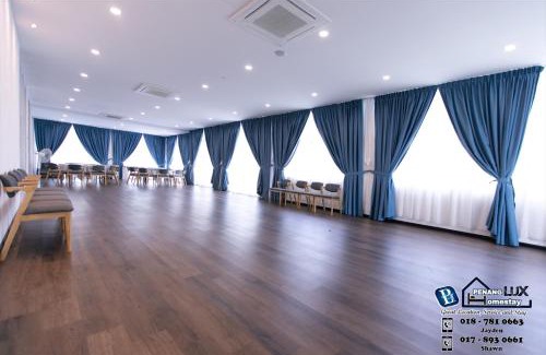 Bayan Lepas House | 20BR SwimmingPool Villa Golf View Snooker BBQ