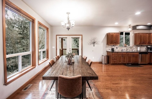 Warnick Cabin | 20GS - WiFi - F/P - W/D - Sleeps 6 by RedAwning