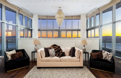 Las Vegas Villa | 20m Entire 59th Floor VEGAS Palms Penthouse