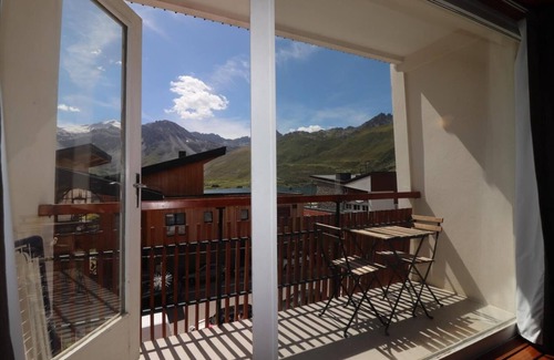 Tignes le Lac Apartment | 20m from ski slopes, 2nd floor, balcony, tv, ski locker, 31m², Tignes