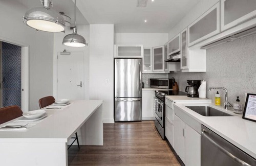 Downtown Kansas City Apartment | ✪ 20th Floor Views Beautiful Modern 1 bed ✪