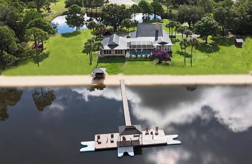 Highland House | 21-Acre Lakefront Paradise: Pool, Beach, Animals & Fire Pit