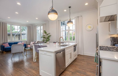 Rolling Mill Hill House | 21 Bed Downtown Luxury Bachelorette w Rooftop