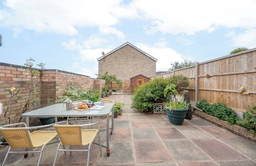 Wrentham Apartment | 21 Chapel Road, Wrentham