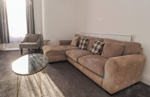 North Shore Cottage | 21 EAVES STREET, country holiday cottage, with a garden in Blackpool