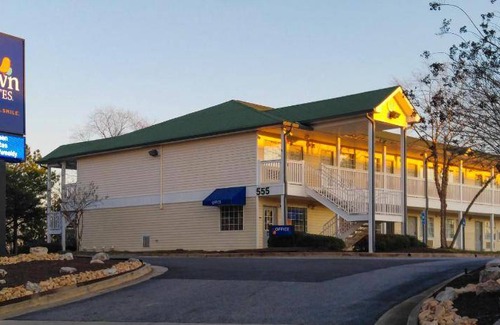 Cumming Hotel | 21 m² Motel ∙ 4 guests