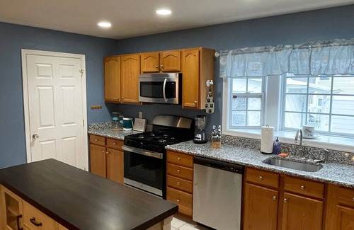Cape May - Wildwood House | 2100ft Townhouse Heated Pool 5 beds 2.5 bathrooms Nth Wildwood 1.5 blk to beach