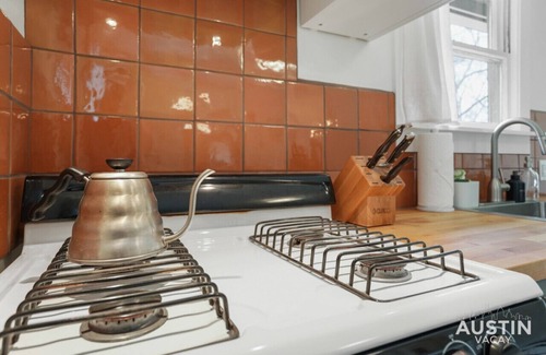 Holly House | 2109 Haskell #B xxxx