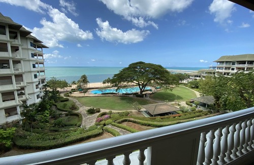Na Chom Thian Apartment | 210sqm Beachfront Luxury just 15 mins from City