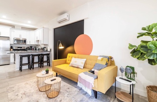 Santa Ana Apartment | 211 Broadway · Cozy & ChicꕥKing SuiteꕥNear DisneyꕥFree Parking