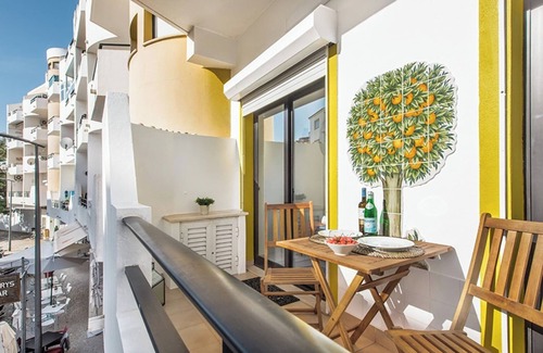 Carvoeiro Apartment | 212 Aroura sol BEAUTIFULLY RENOVATED APARTMENT