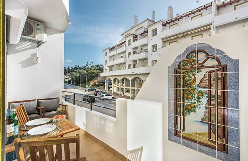 Carvoeiro Apartment | 212 Aroura sol BEAUTIFULLY RENOVATED APARTMENT