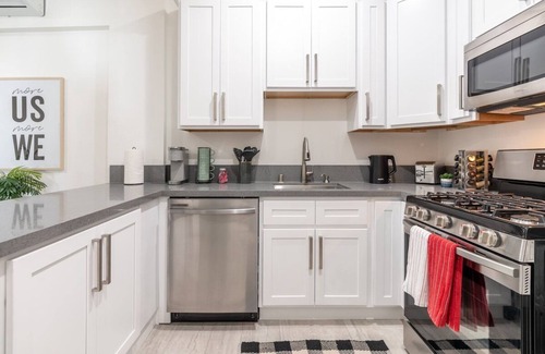 Santa Ana Apartment | 212 Broadway · Modern Condo | 6Mi to Disneyland | Central OC