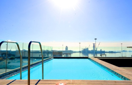 Foreshore Apartment | 214 Harbor Bridge Apartment